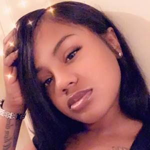 Meet your Posher, Fatima